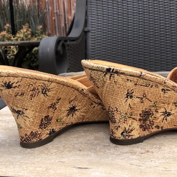 BORN Tropical Wedge Leather Strap Heeled Sandal - Picture 7 of 13